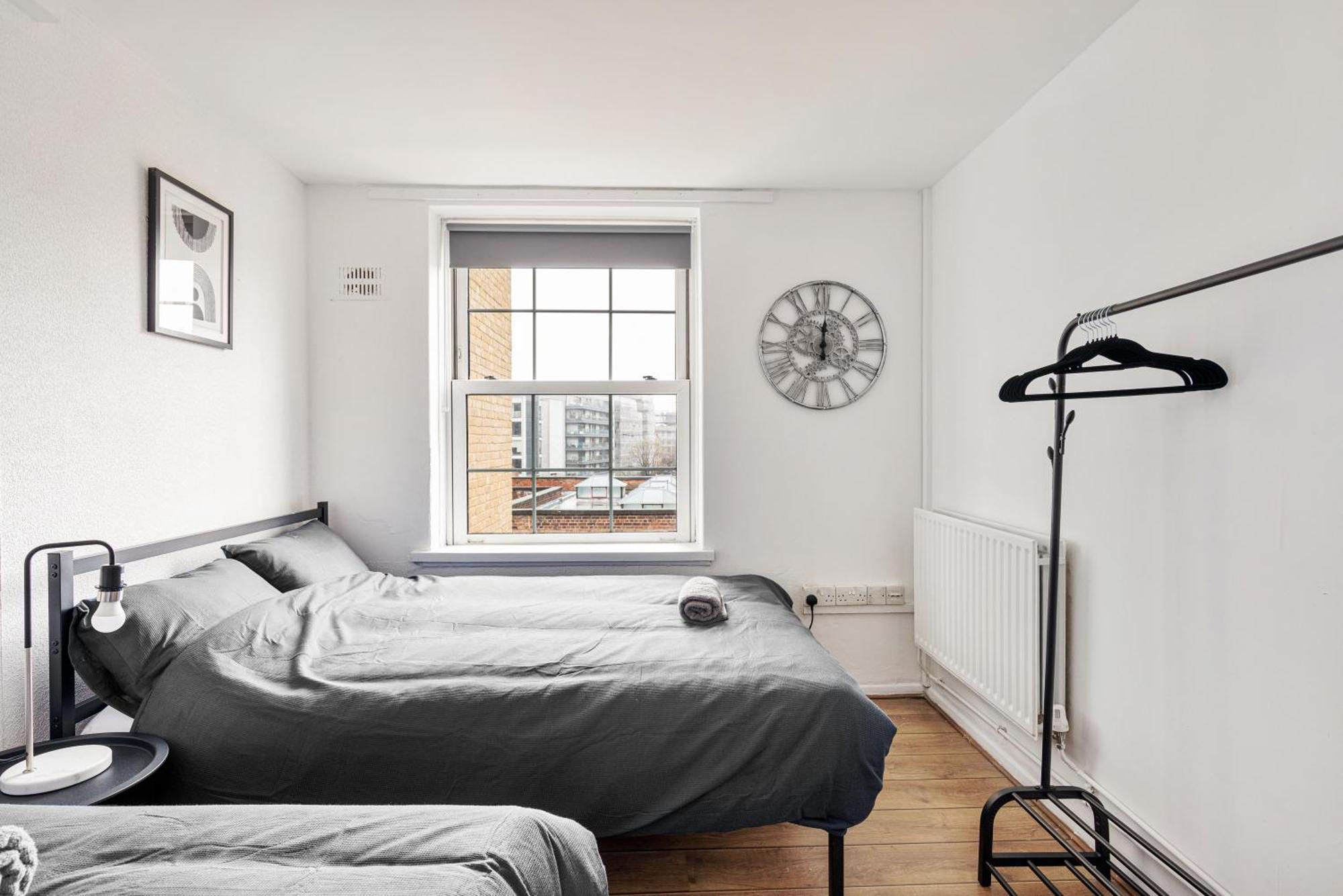 Sleek Shoreditch Hideout - 2 Bed Gem With Balcony In Central Londyn Zewnętrze zdjęcie