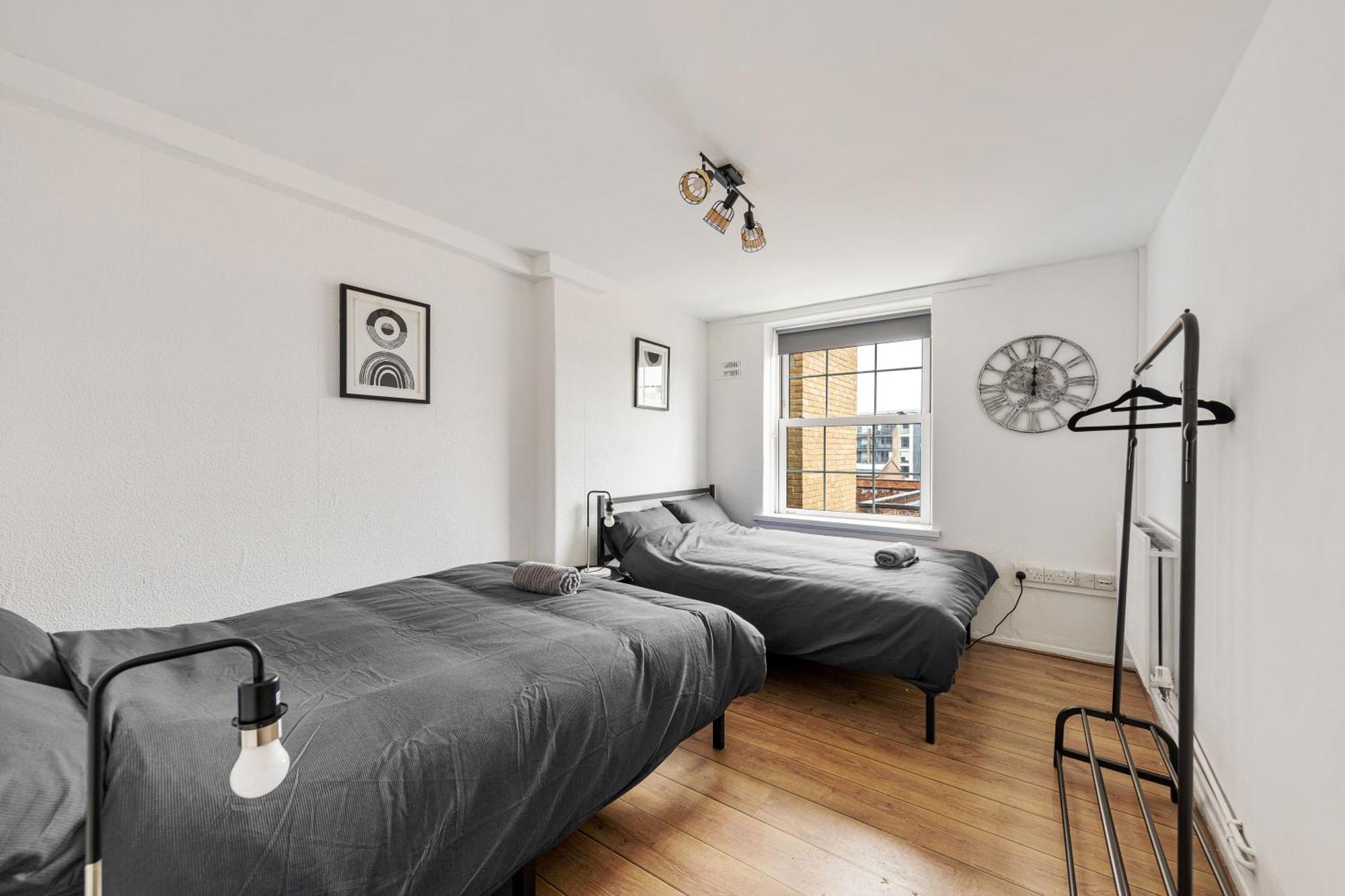 Sleek Shoreditch Hideout - 2 Bed Gem With Balcony In Central Londyn Zewnętrze zdjęcie