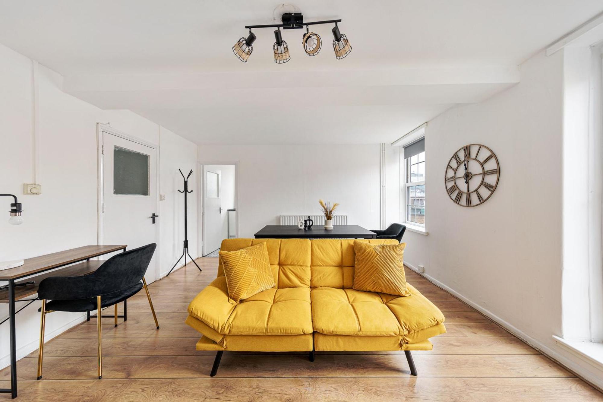 Sleek Shoreditch Hideout - 2 Bed Gem With Balcony In Central Londyn Zewnętrze zdjęcie